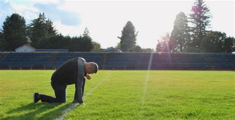 supreme courts fake praying coach|Justices side with high school football coach who prayed on the .